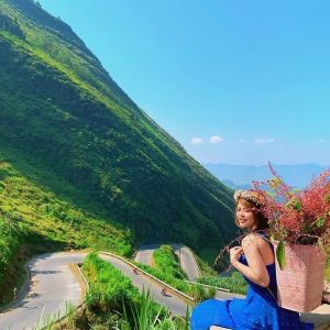 Halong Bay to Ha Giang Luxury Car- Halong Private Car Travel