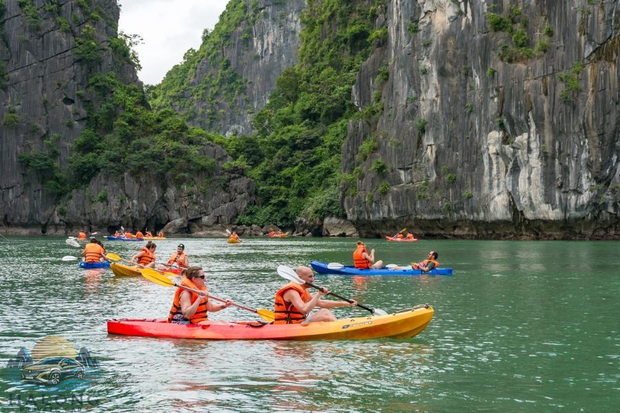 What To Wear for kayaking in Halong