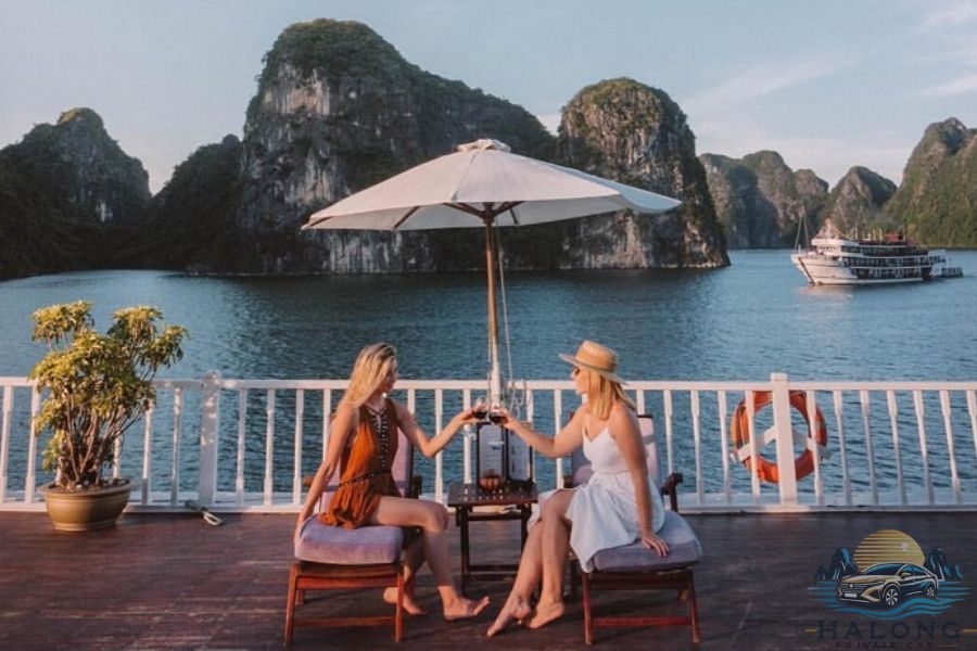 What To Wear In Halong Bay in spring