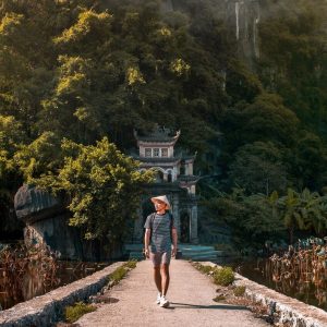 Moc Chau To Ninh Binh By Car Transfer - Halong Private Car