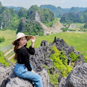 Sapa to Ninh Binh private car - Halong Private Car