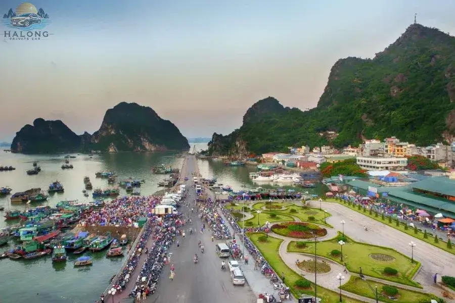 Hon Gai Port