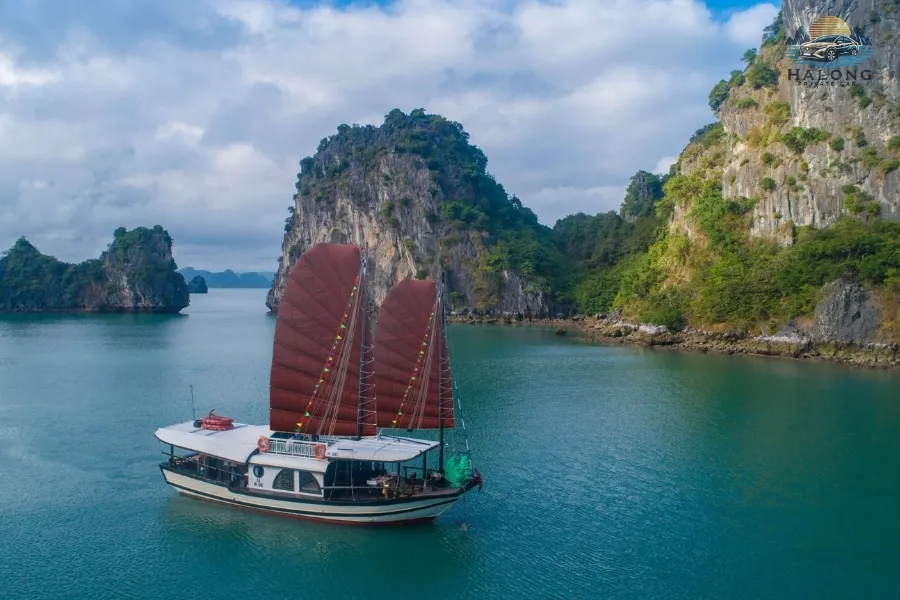 Private Cruises For Couples In Halong Bay - Halong Private Car