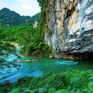 Private car Ninh Binh to Phong Nha - Halong Private Car