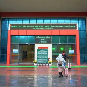 Hanoi To Huu Nghi Border Private Car Rental - Halong Private Car